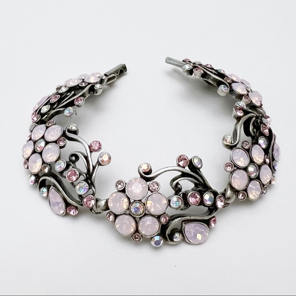 V&A Victoria & Albert Museum Signed Pink AB Crystal Floral Scroll Link Bracelet - Picture 6 of 8